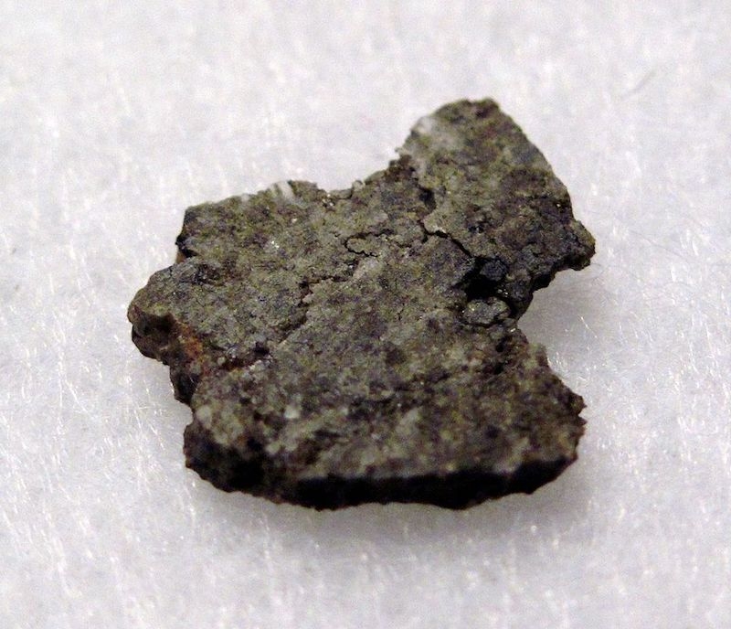 non magnetic meteorite identification pictures